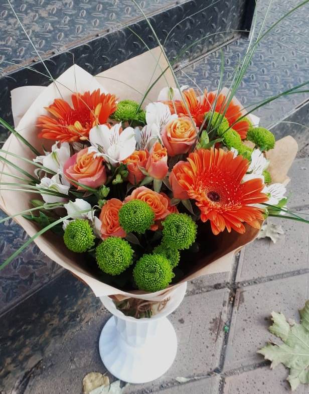 Букет цветов из: Герберы, Хризантемы, Альстромерии и Розы в Новофрязино
