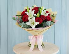 Букет цветов из:  Лилии и Розы в Новофрязино