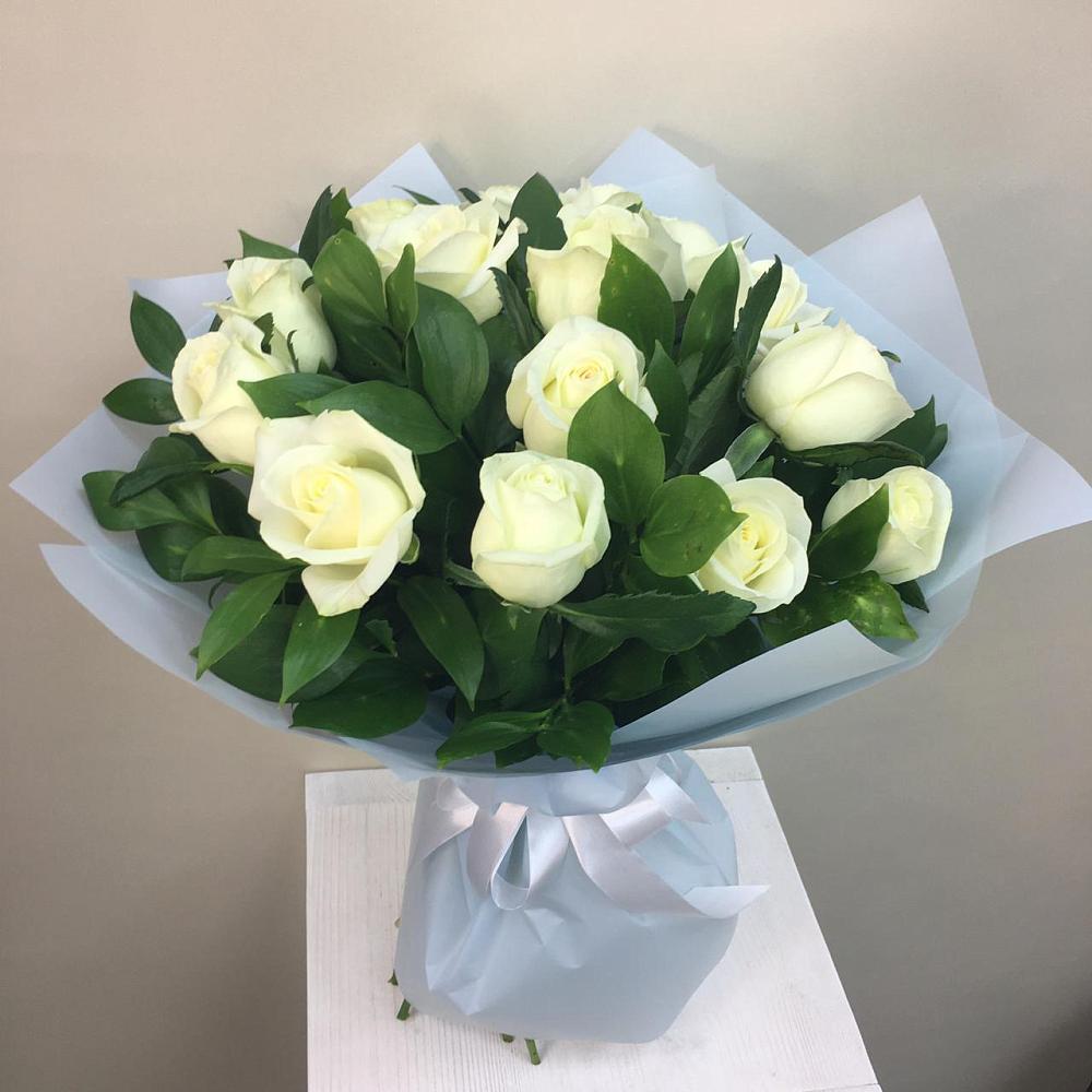 Букет 15 Белых роз Проуд в Новофрязино