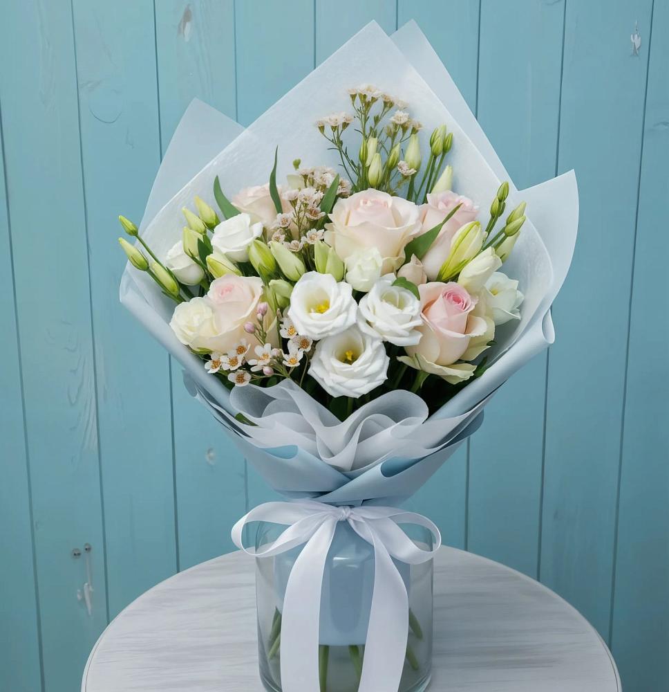 Букет цветов из: Розы и Лизиантусы в Новофрязино