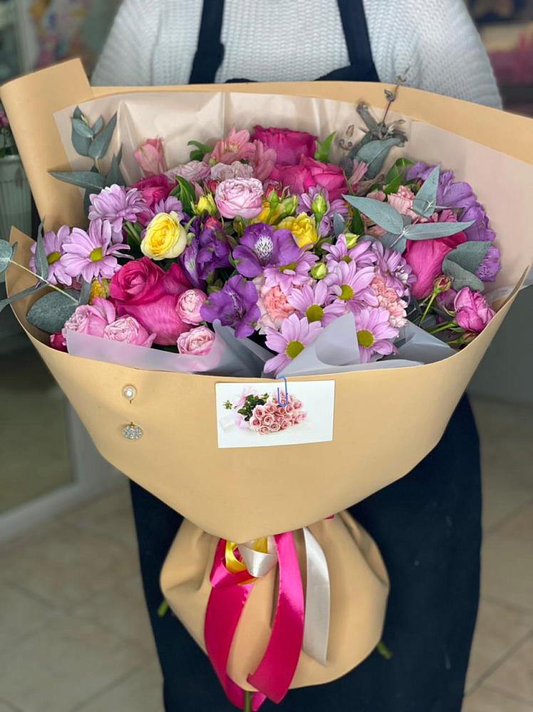 Букет цветов из: Хризантемы, Гвоздики и Альстромерии в Новофрязино