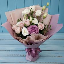 Букет цветов из:  Розы и Лизиантусы в Новофрязино