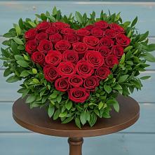 Цветочная композиция из Розы в виде сердца в Новофрязино