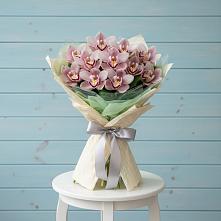 Букет цветов из:  Орхидеи и Розы в Новофрязино