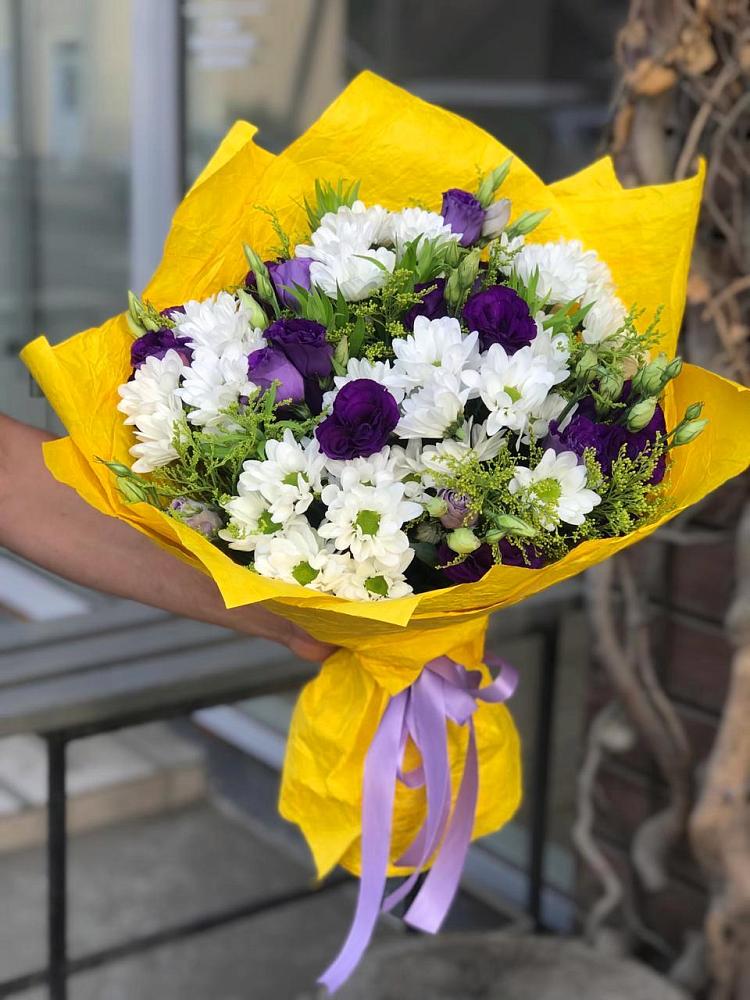 Букет цветов из: Ирисы, Хризантемы и Ромашки в Новофрязино