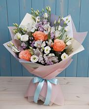 Букет цветов из:  Лизиантусы, Розы, Альстромерии и Гипсофила в Новофрязино