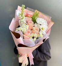 Букет цветов из:  Хризантемы и Розы в Новофрязино