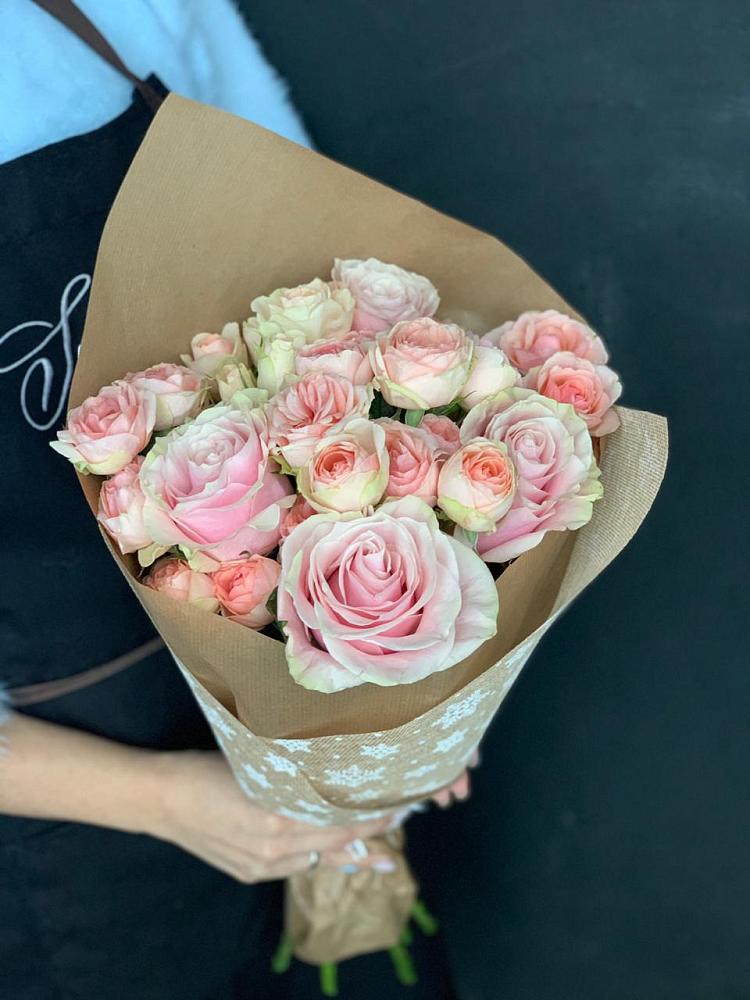 Букет цветов из: Хризантемы и Розы в Новофрязино