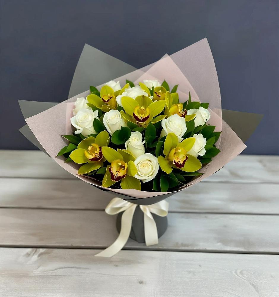 Букет цветов из: Орхидеи и Розы в Новофрязино