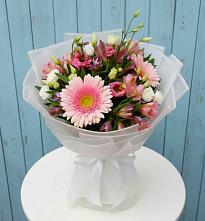 Букет цветов из:  Герберы, Альстромерии и Лизиантусы в Новофрязино