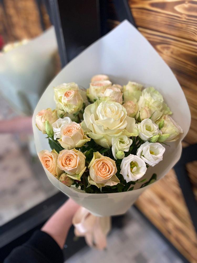 Букет цветов из: Розы и Лизиантусы в Новофрязино