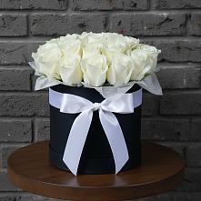 Цветочная композиция из Розы в шляпной коробке в Новофрязино