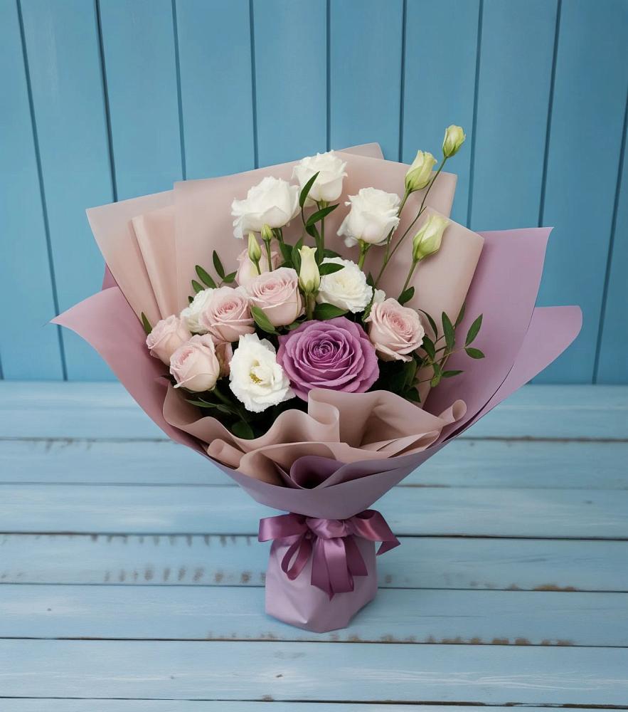 Букет цветов из: Розы и Лизиантусы в Новофрязино